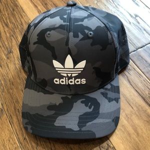 adidas Men's Gray Black Camo Trucker Hat